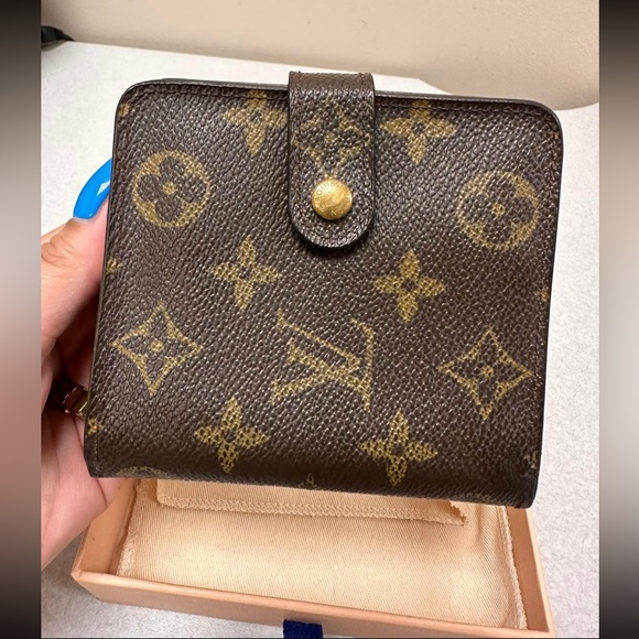 Louis Vuitton wallet - Picture 9 of 16